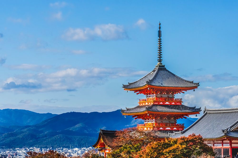 Colorful Autum, Sanjunoto, Three Storied Pagoda, Kiyomizu Buddhist Temple, Kyoto, Japan.